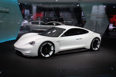 ��������� 2015: Porsche ������� ������� Mission E