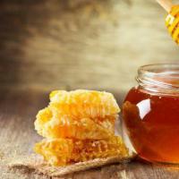 Почему густеет жидкий мед и нормально ли это?